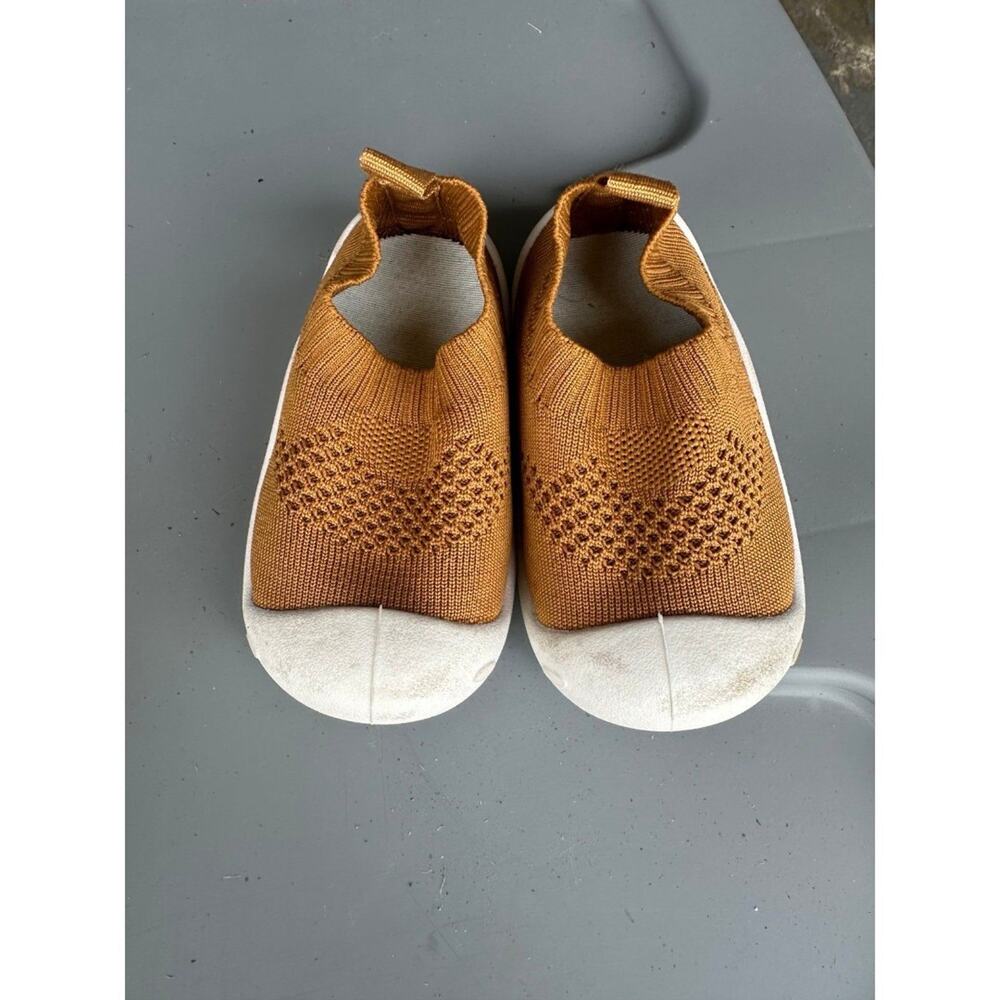 Gender neutral slip on stretchy shoes rubber toe size 5